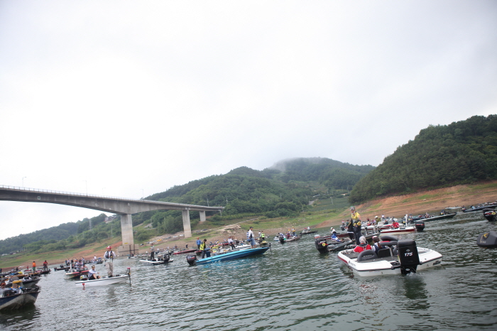 2012 머큐리컵 코리아 오픈토너먼트 출발 : c5a9b1e2baafc8af_img_5121.jpg