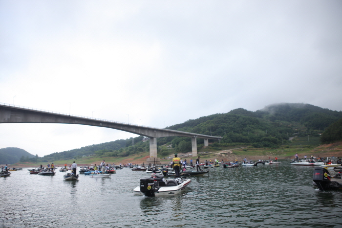 2012 머큐리컵 코리아 오픈토너먼트 출발 : c5a9b1e2baafc8af_img_5114.jpg